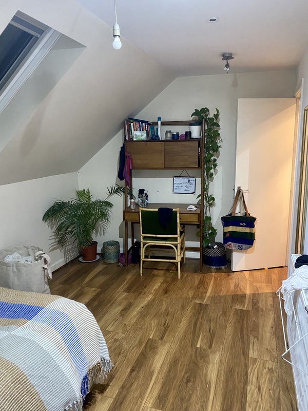 'Beautiful double short let room to rent in Dalston' Room to Rent from