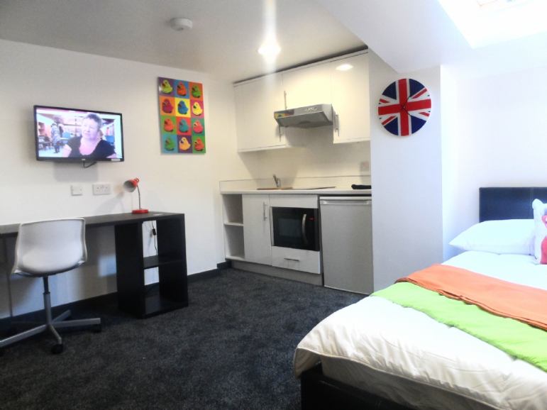'Studio available with all bills included' Room to Rent from SpareRoom