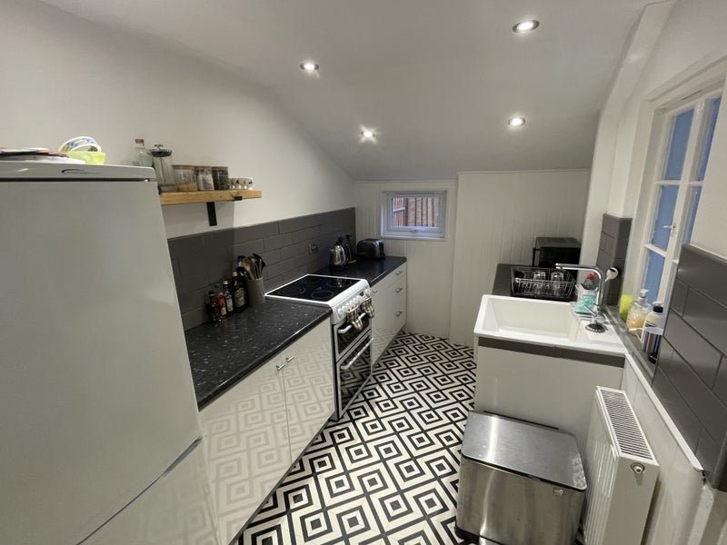 'Double room 15 min walk from Maidenhead station' Room to Rent from