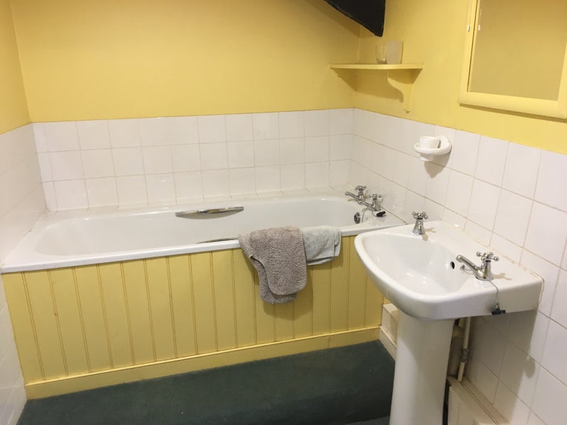 Photo 5: Bathroom