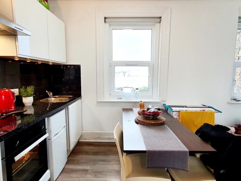 'Studio Woolwich £895pcm Most Bills Included' Room to Rent from SpareRoom