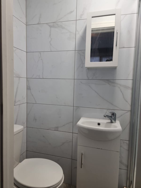 'SelfContained Studio Flat Neasden Dss Room to Rent from