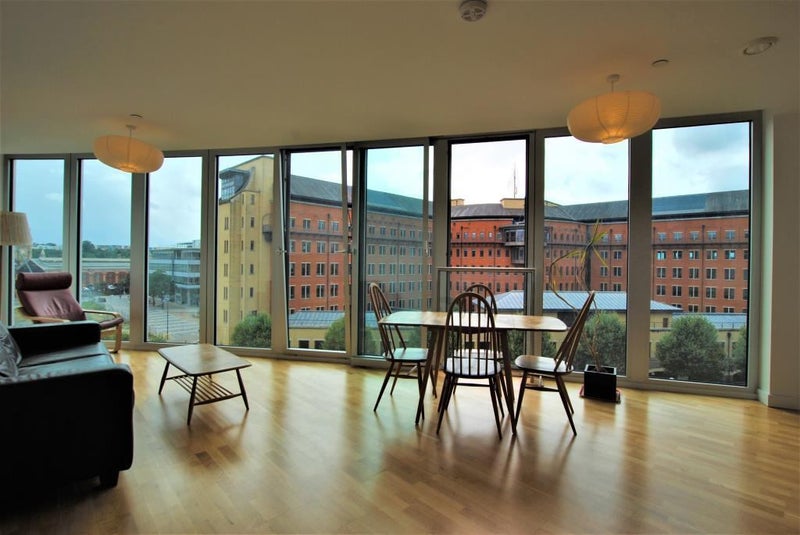 'EnSuite Double Room Next to Temple Meads Station' Room to Rent from