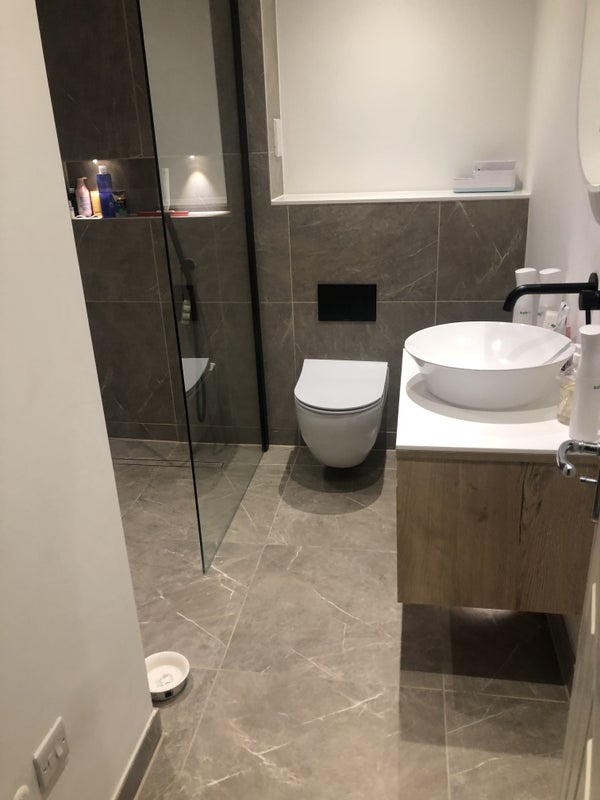 Photo 1: Wet room 