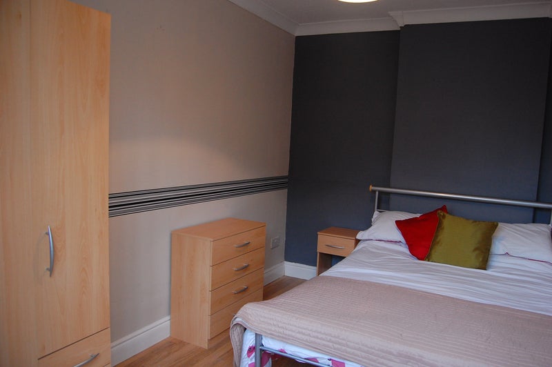 Photo 1: Available Room £575PCM