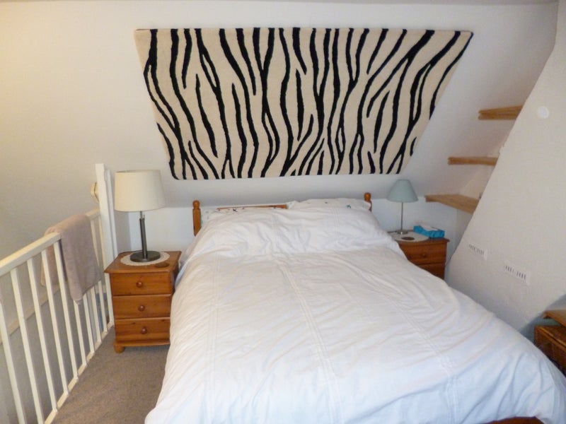 Photo 1: comfortable kingsize bed