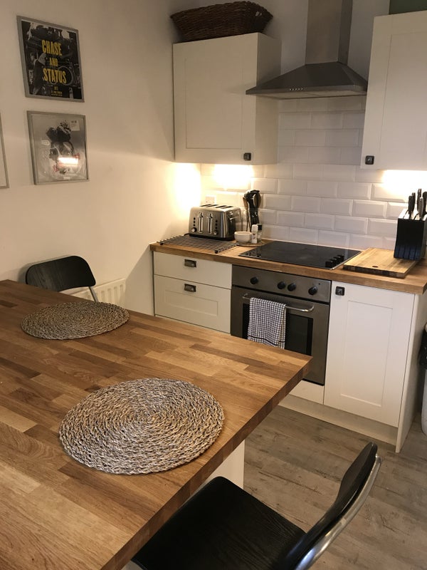 'Furnished double bedroom in Hackney, E5' Room to Rent from SpareRoom