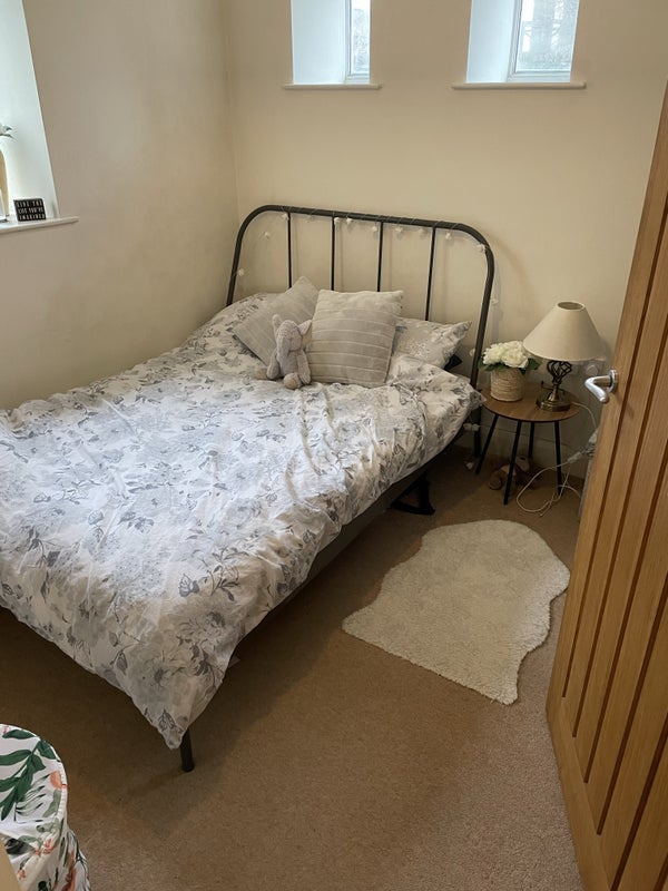 'Bedroom available in lovely Redland house.' Room to Rent from SpareRoom