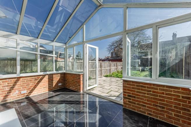 Photo 1: Conservatory