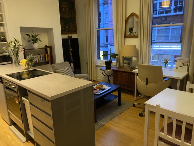 Photo 1: LOUNGE DINER