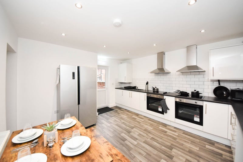 'Luxury Ensuite Furnished RoomsWiganWN6' Room to Rent from SpareRoom