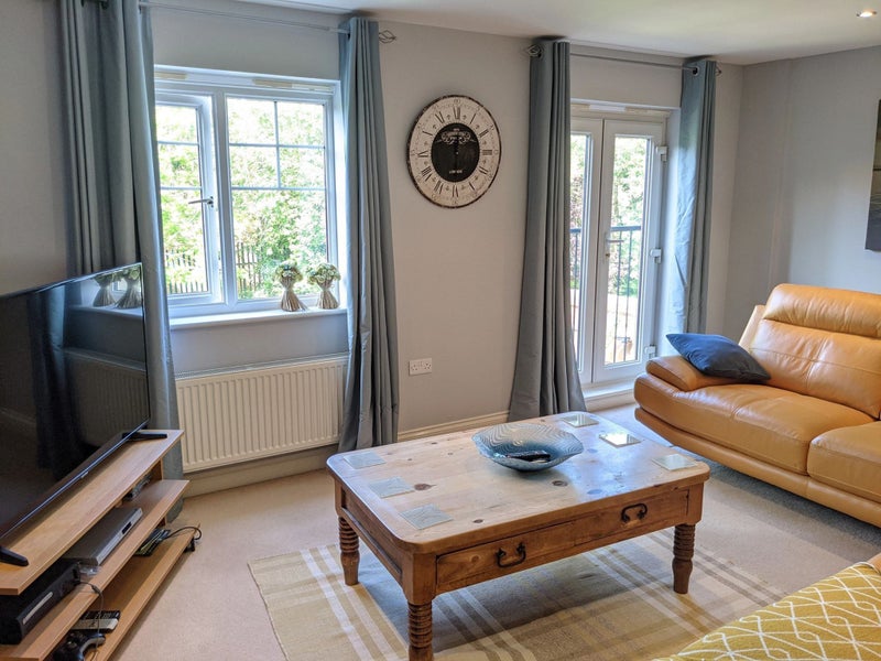 Photo 1: Fabulous Open Plan lounge/diner - perfect for getting to know your fellow housemates