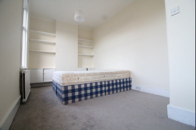 'Double Bedroom Available In Wimbledon' Room to Rent from SpareRoom