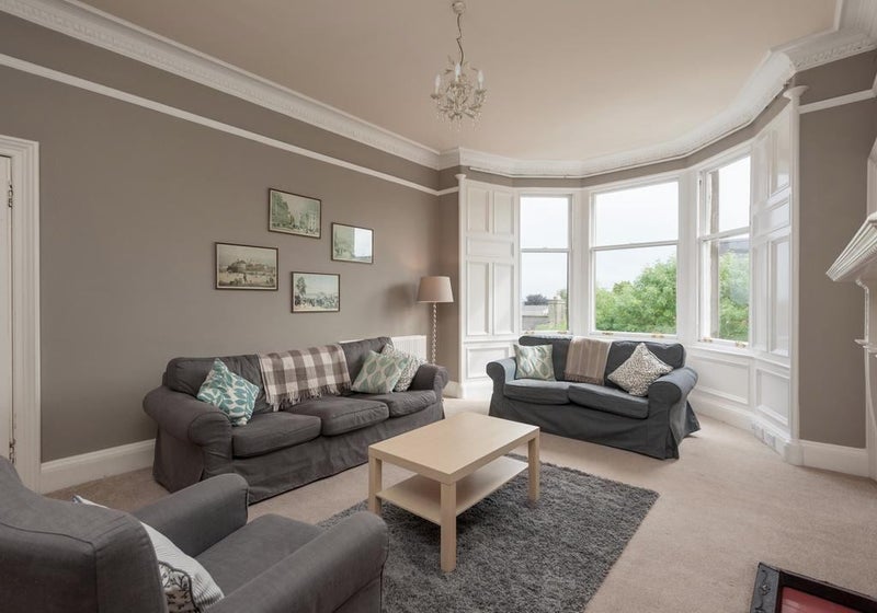 Photo 1: living room