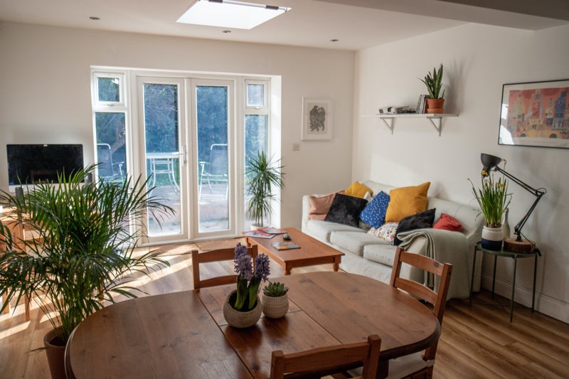 'Shortlet double bedroom to rent in Kilburn' Room to Rent from SpareRoom