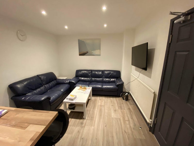 Photo 1: living room