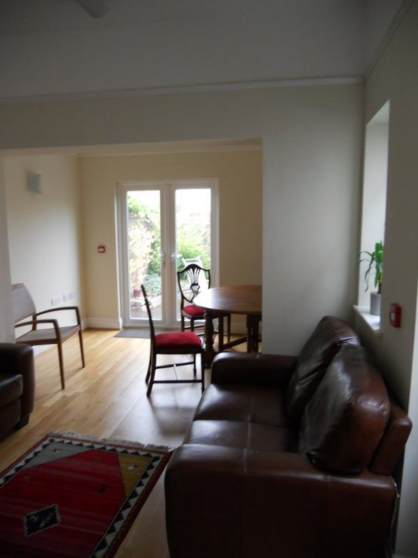 Photo 4: Lounge/Dining Rm