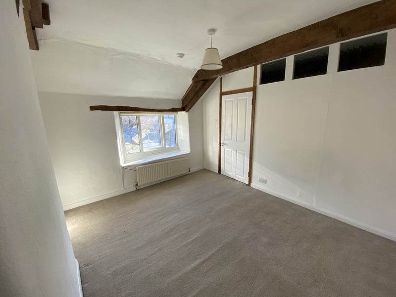 'Double Room in Large Flat in Chipping Norton' Room to Rent from SpareRoom