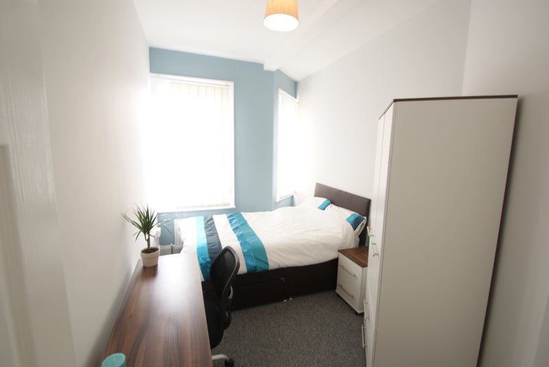 Photo 1: Room 3