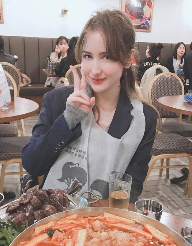 Photo 1: eating food in seoul