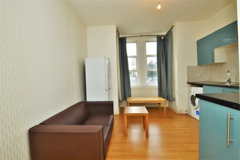 Photo 1: Flat 1, Lounge