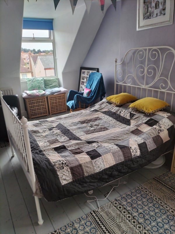Photo 1: Furnished double room