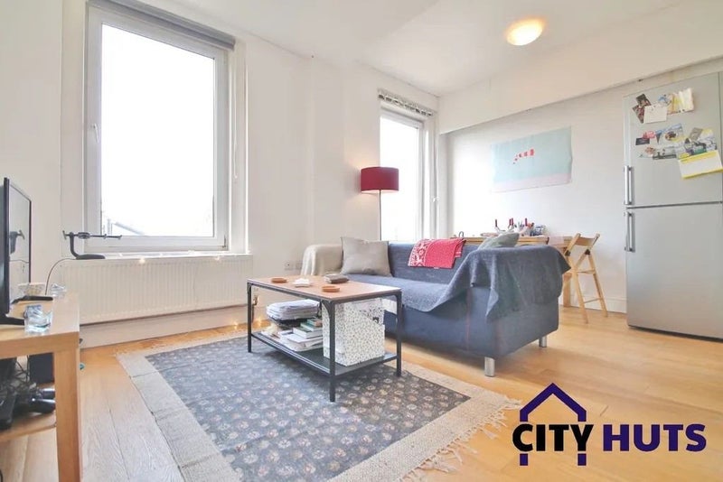 Modern 2 Bed Flat Walthamstow Central E17 **' Room to Rent from SpareRoom