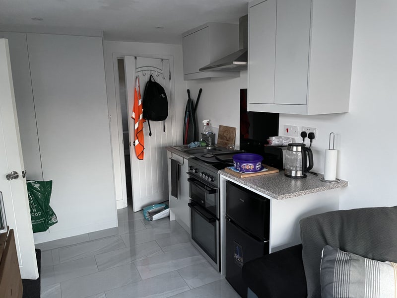 Photo 1: Fully functional Kitchen 