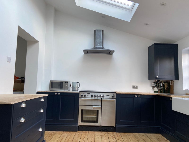 Photo 1: Kitchen hangout