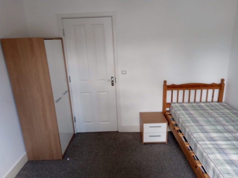 'Large new purpose built house.' Room to Rent from SpareRoom