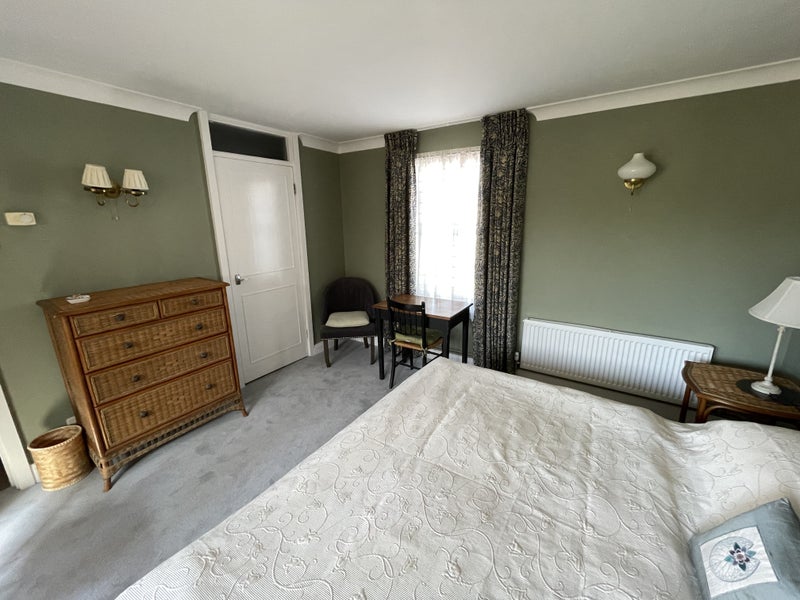 Photo 1: Bedroom