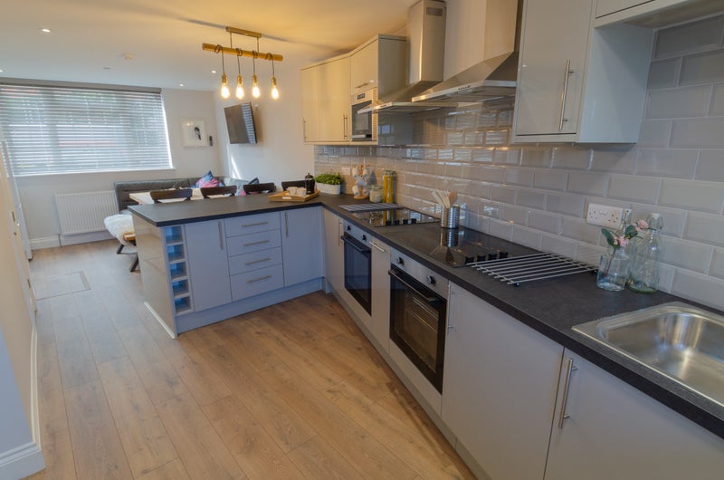 Photo 1: Large kitchen