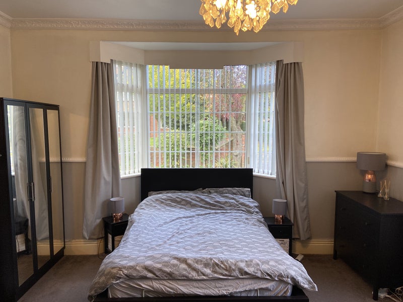 Photo 1: Room 1