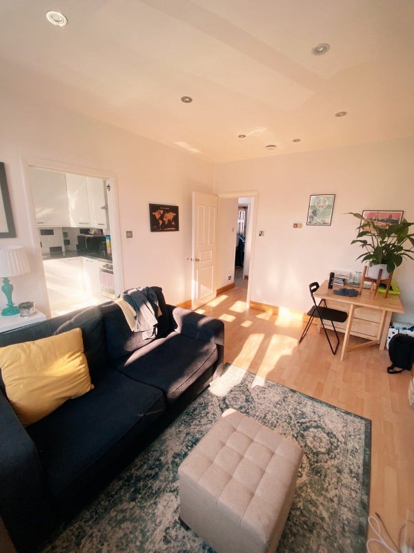 'Stunning furnished one bedroom flat in Fulham' Room to Rent from SpareRoom