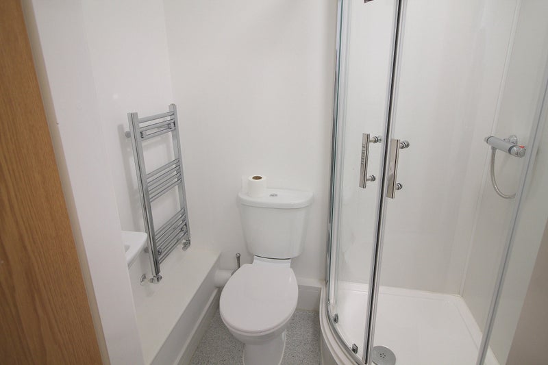 'Lacey Street, Widnes With Ensuite Shower Room' Room to Rent from