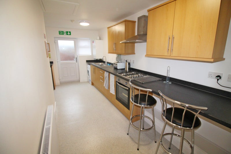 'Lacey Street, Widnes With Ensuite Shower Room' Room to Rent from