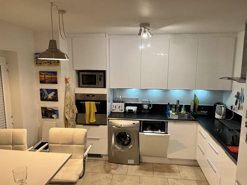 Photo 1: Kitchen