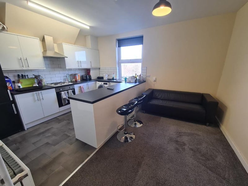 '2 Double EnSuite Rooms, Bills Inc Beeston' Room to Rent from SpareRoom