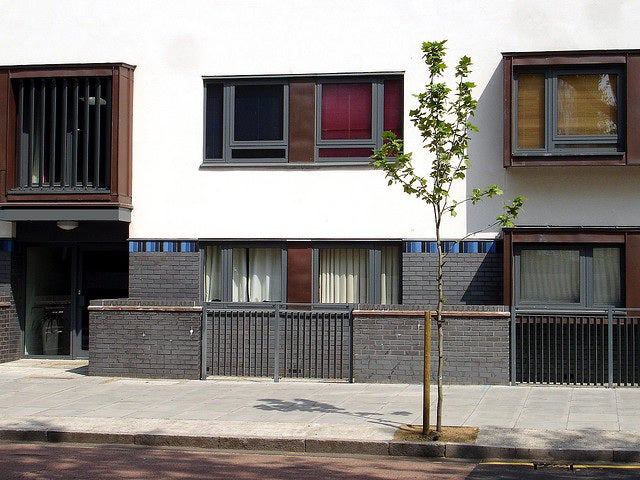 Photo 1: Building Exterior