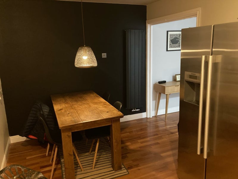 Photo 1: Dining table