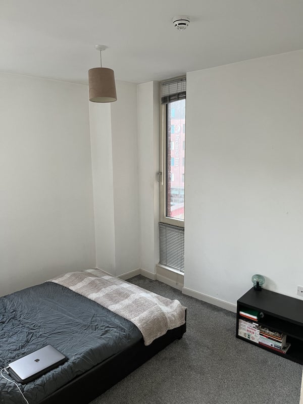 'Large spare room Spinningfields.' Room to Rent from SpareRoom