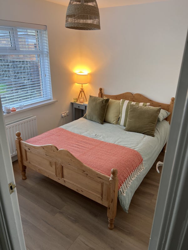 Photo 1: Bedroom with Double bed