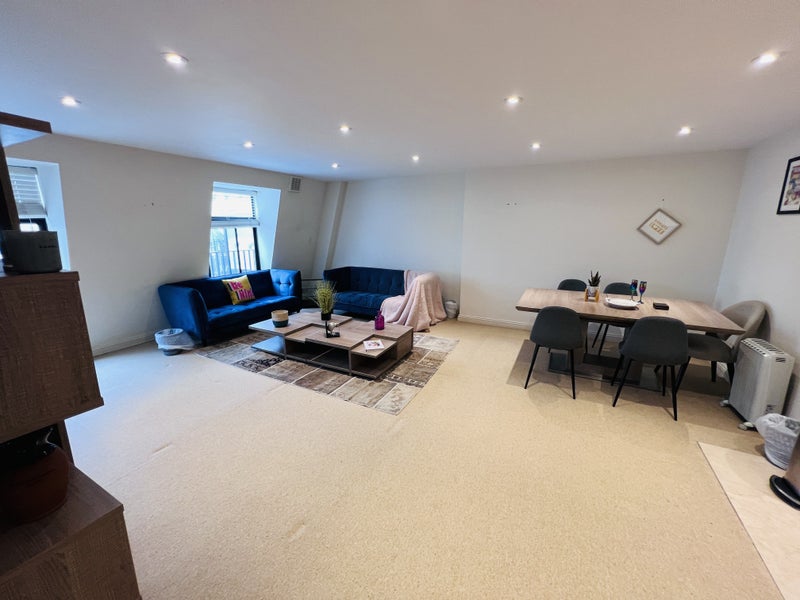 'Piccadilly W1 Luxurious 2 Bed 2 Bath Apartment' Room to Rent from ...