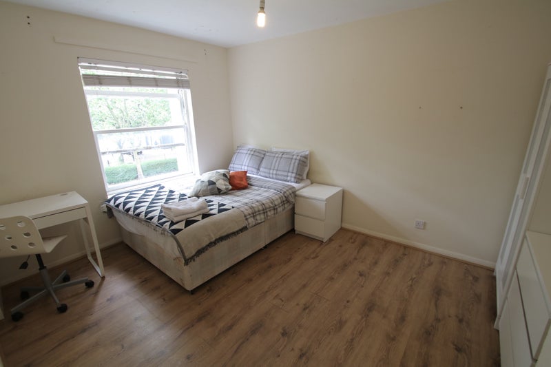 'Amazing room In Stepney Green, E1 ' Room to Rent from SpareRoom