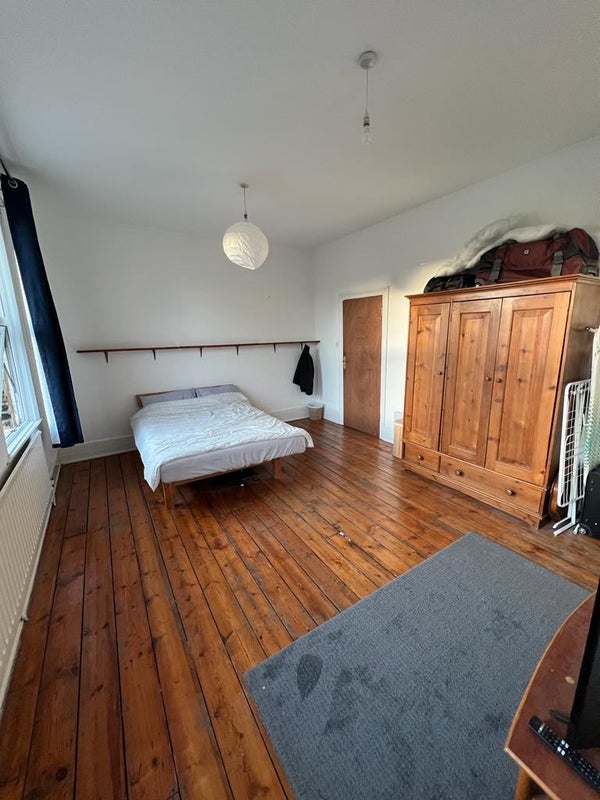 Photo 1: Room (Yours)