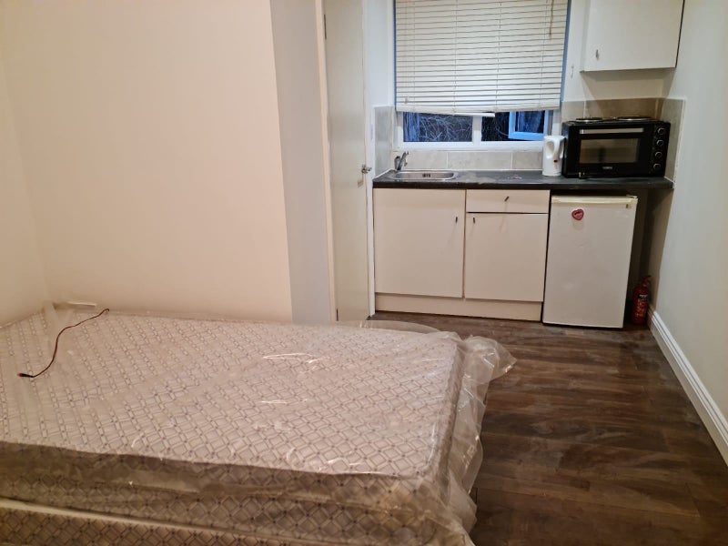 'Self Contained Double Studio Lewisham Dss Room to Rent from