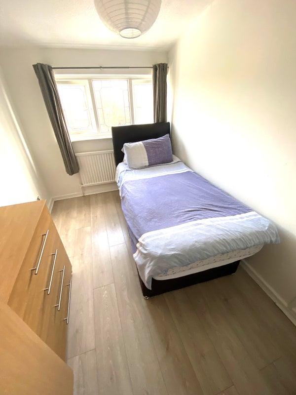 'Large Single Room Barking £550 ' Room to Rent from SpareRoom