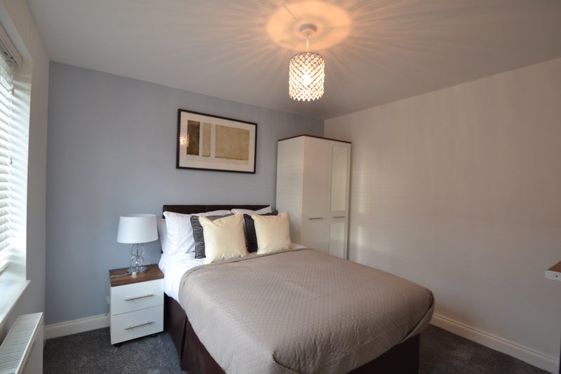 Photo 2: Room 1