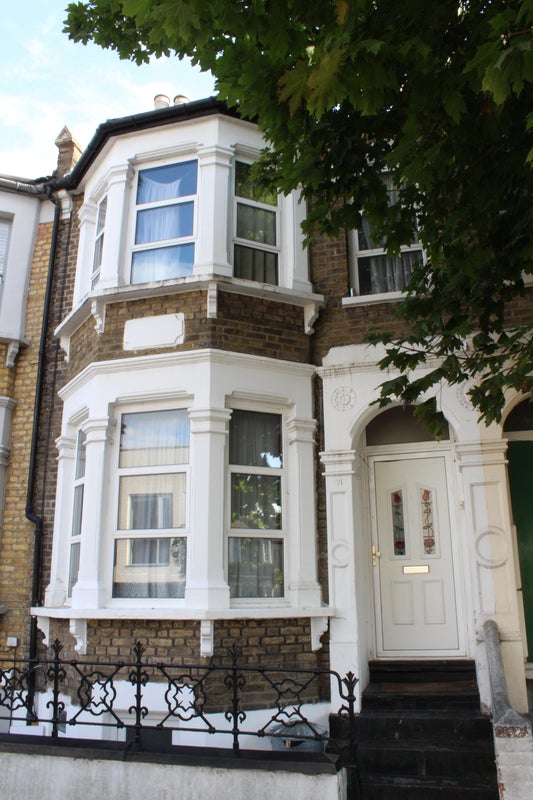 'Studio Flat In Dalston Available Soon!! 🏡😍' Room to Rent from SpareRoom