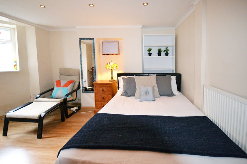 'Studio Flat In Dalston Available Soon!! 🏡😍' Room to Rent from SpareRoom